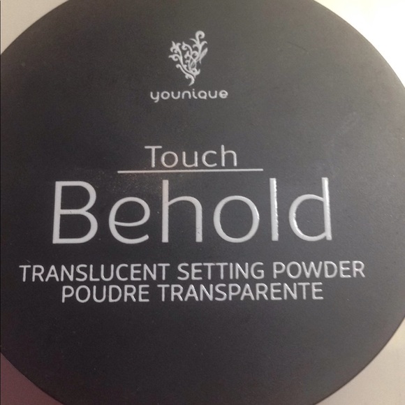 Younique Other - Behold translucent setting Powder